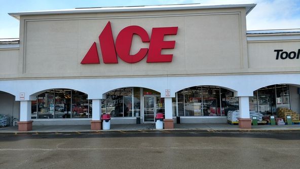 New Castle Plaza: 427-525 S Memorial Dr, New Castle, IN 47362